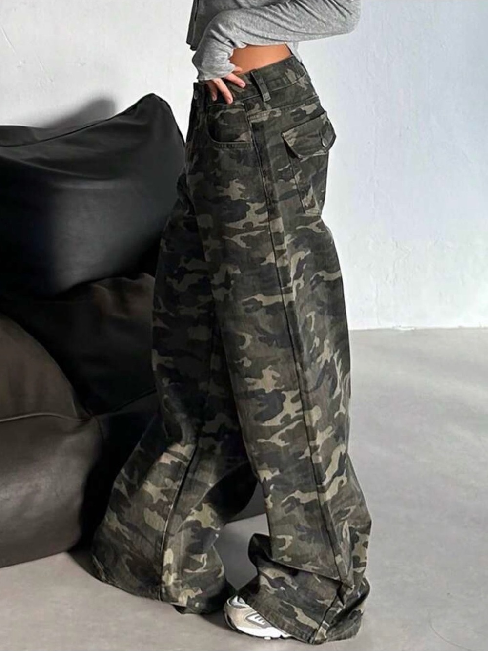 Pants - Picture 3 of 4